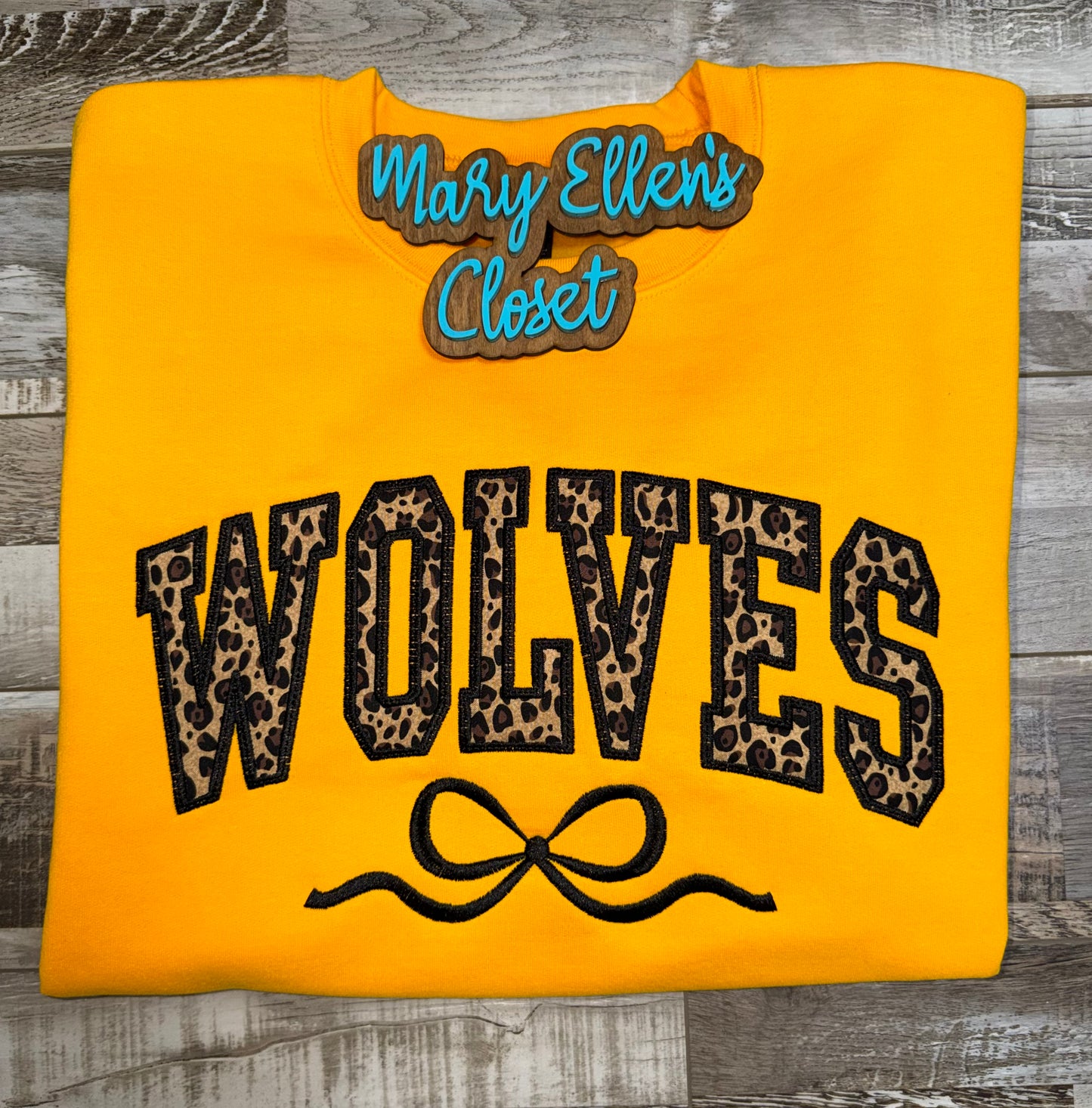 Wolves Appliquéd Animal Print Crewneck