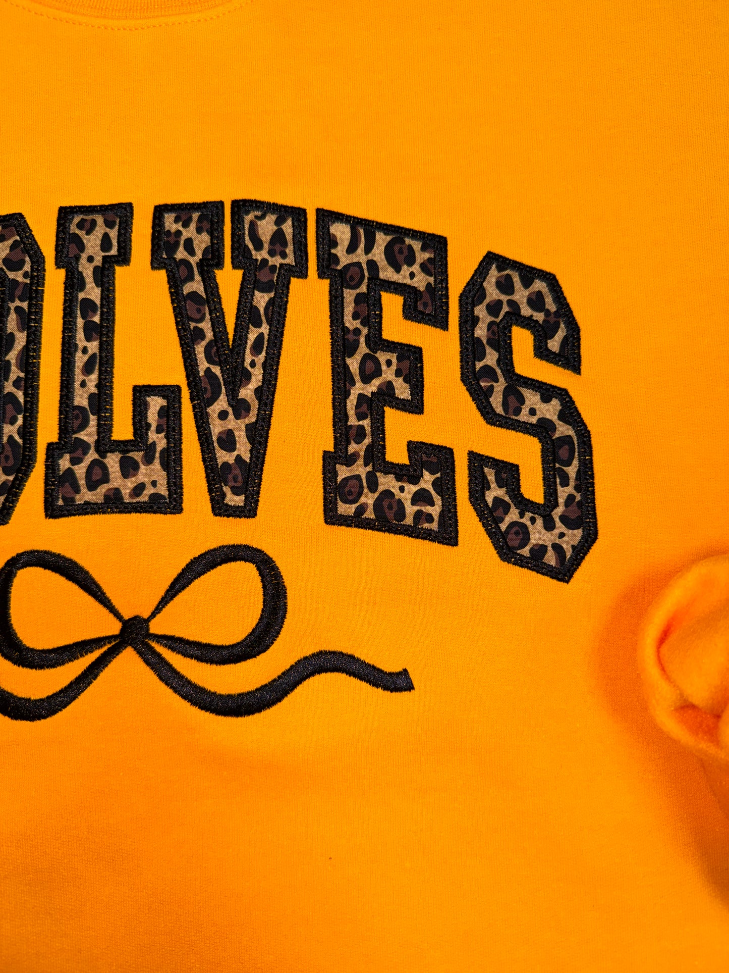 Wolves Appliquéd Animal Print Crewneck